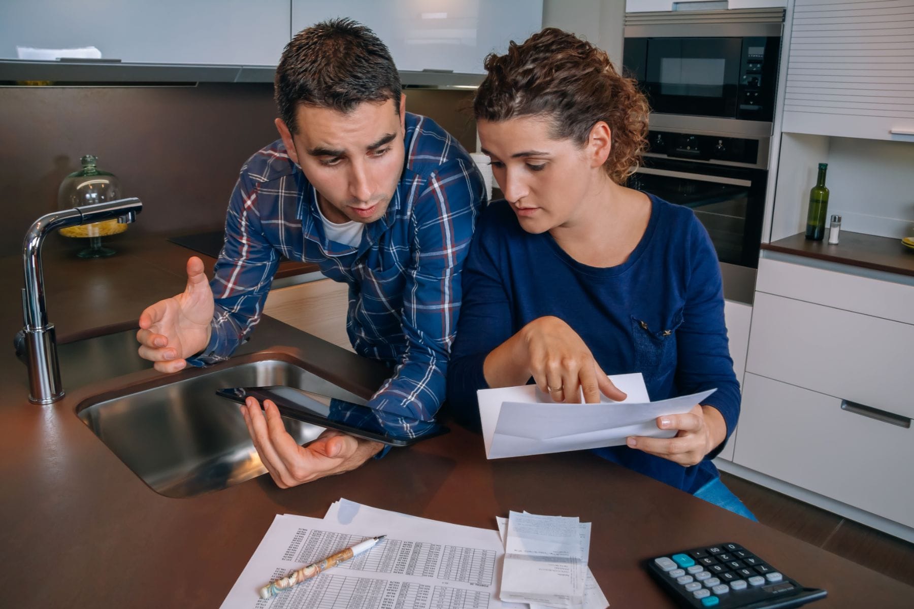 Analyse the data on rising debt with Citizens Advice